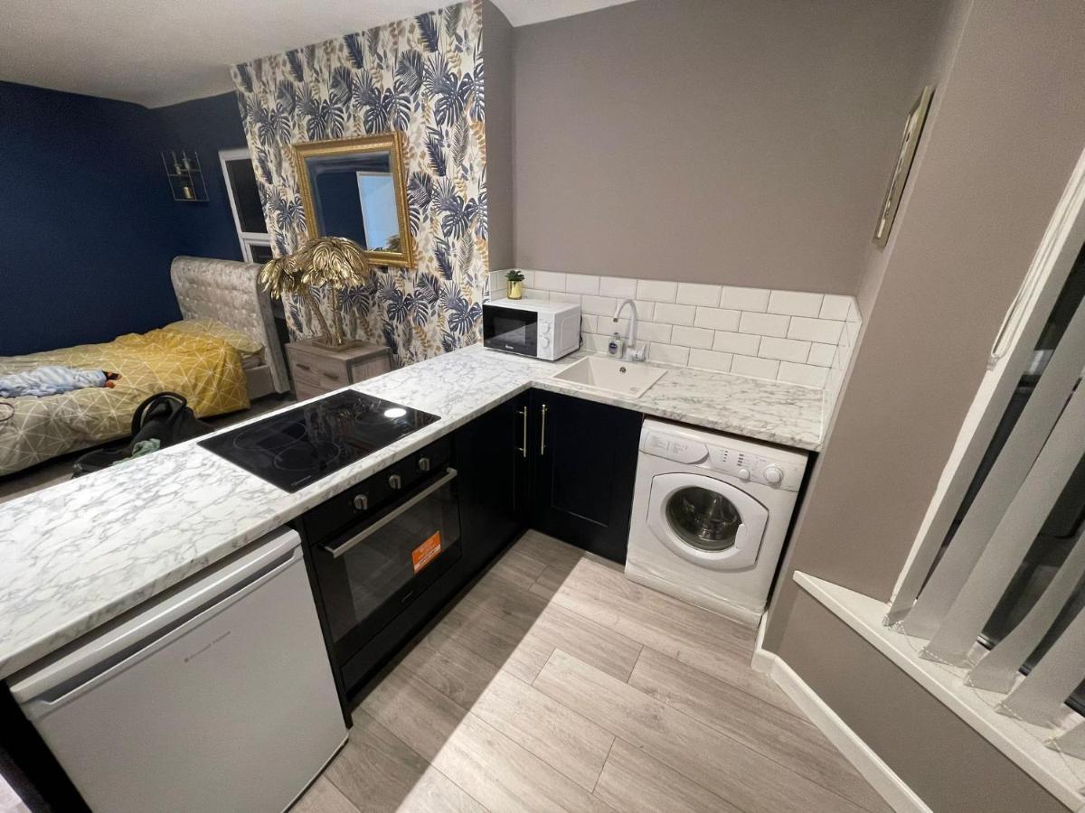 Selection Of Stylish Apartments Within Walking Distance Of Cardiff City Centre Exterior foto